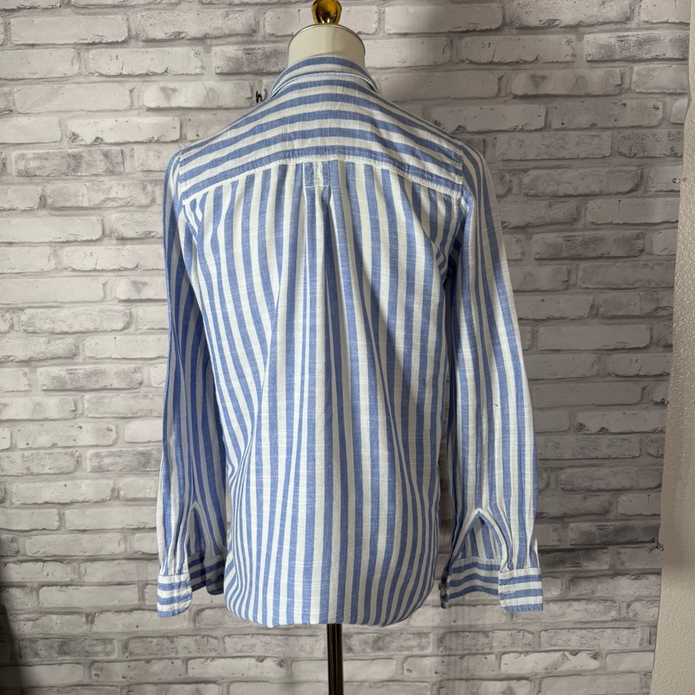 H&M Blue and White Striped Button Down Shirt - Picture 4 of 13